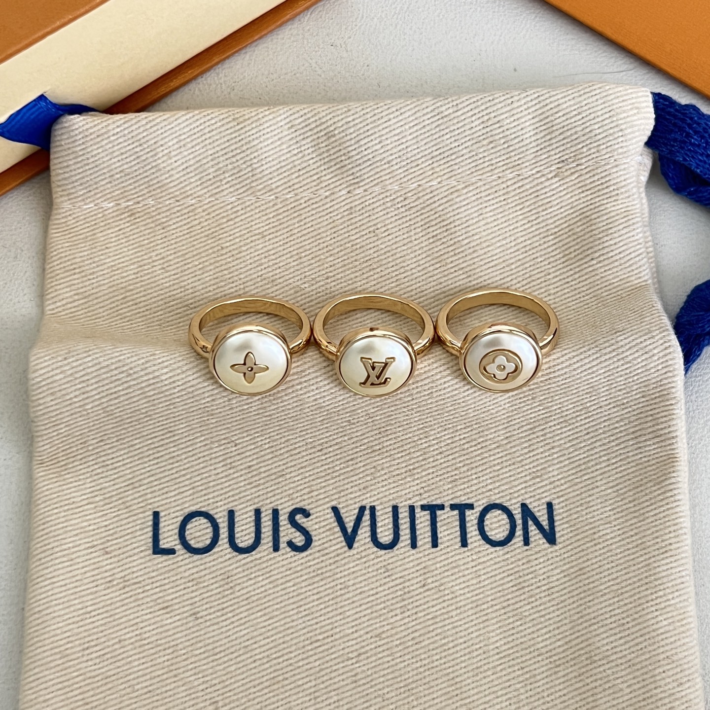 】3只一套，只有7码 新款原单货 LV 戒指🔹🔹Louis Vuitton 路易威登 戒指🔹专柜一致材质 火爆款出货 设