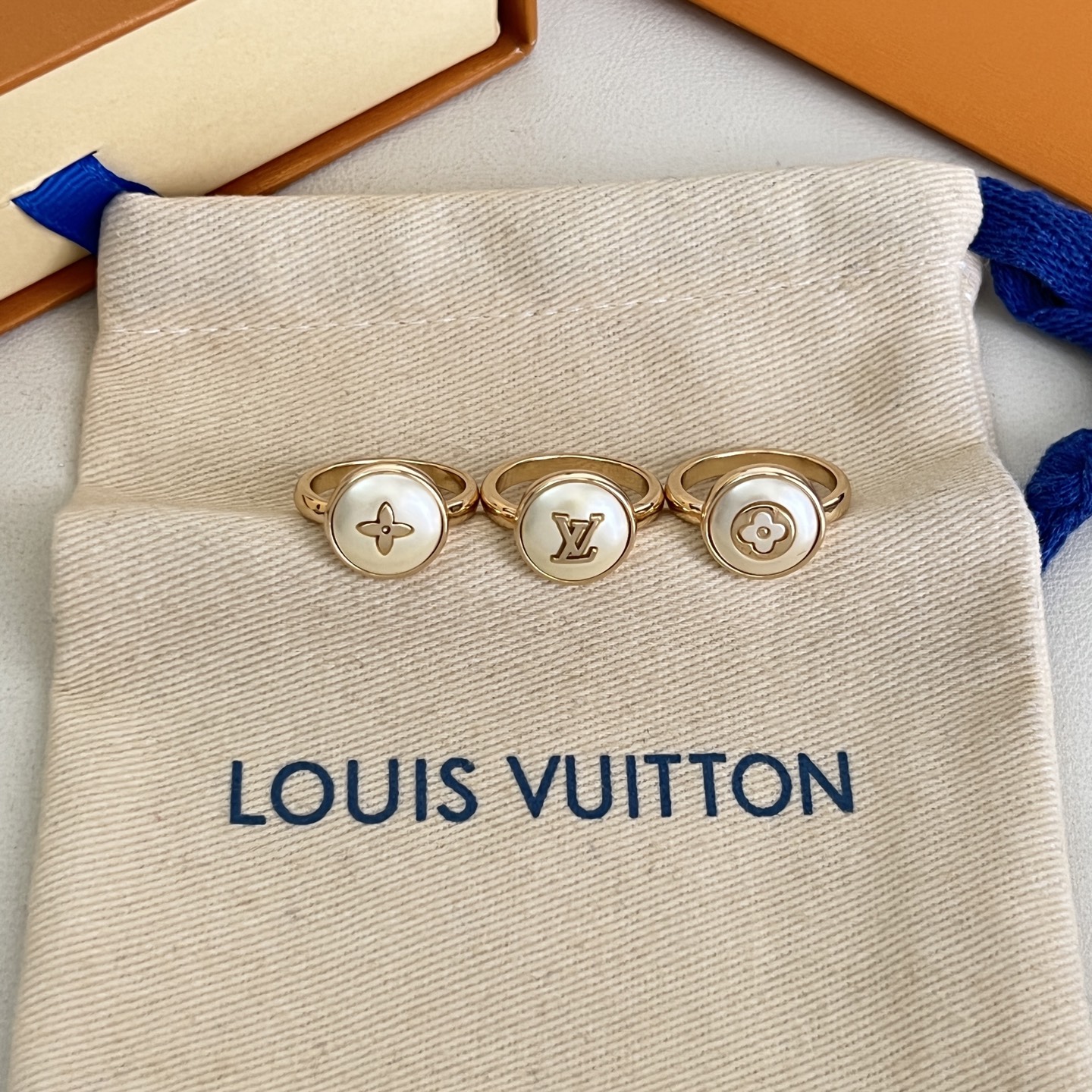 】3只一套，只有7码 新款原单货 LV 戒指🔹🔹Louis Vuitton 路易威登 戒指🔹专柜一致材质 火爆款出货 设