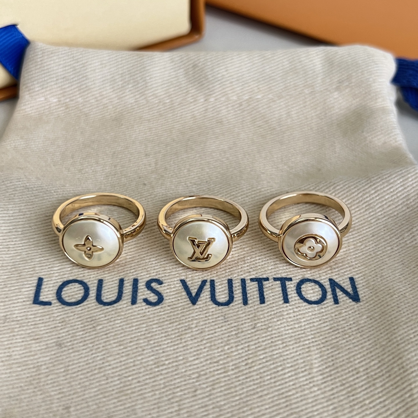 】3只一套，只有7码 新款原单货 LV 戒指🔹🔹Louis Vuitton 路易威登 戒指🔹专柜一致材质 火爆款出货 设