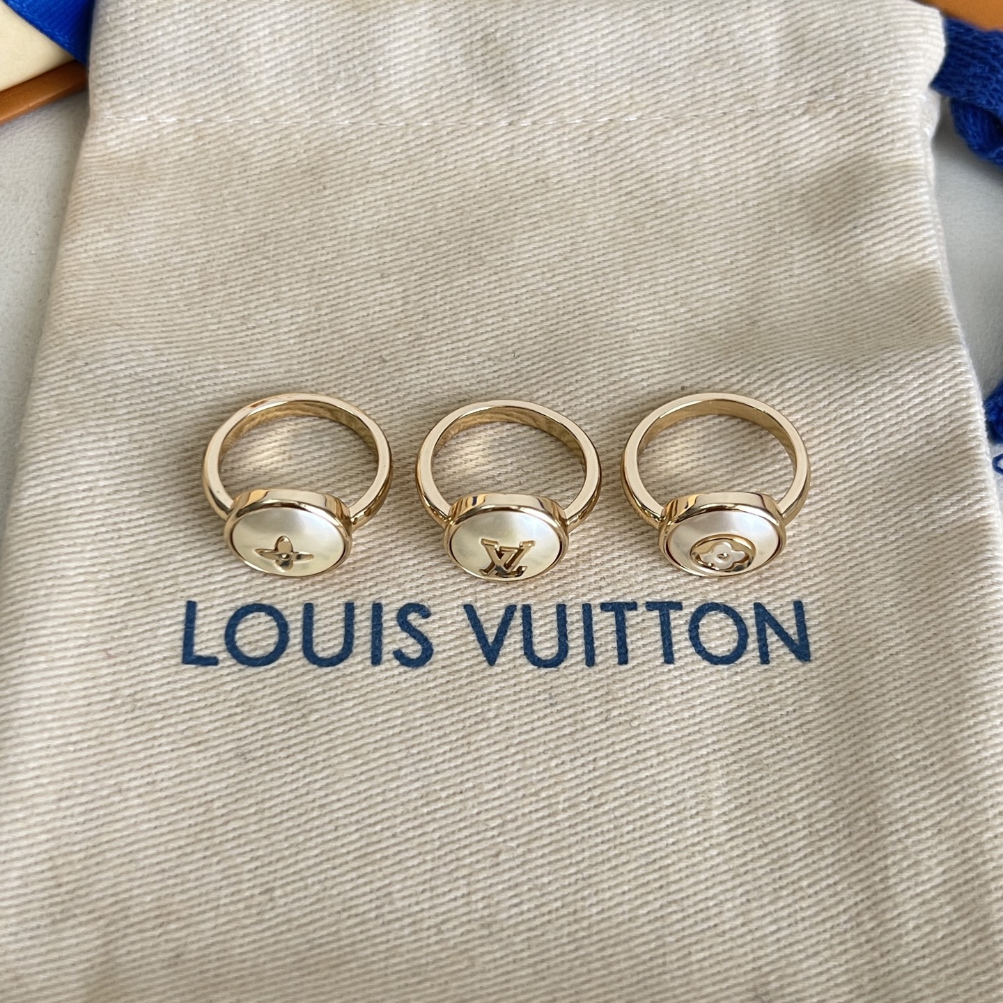 】3只一套，只有7码 新款原单货 LV 戒指🔹🔹Louis Vuitton 路易威登 戒指🔹专柜一致材质 火爆款出货 设