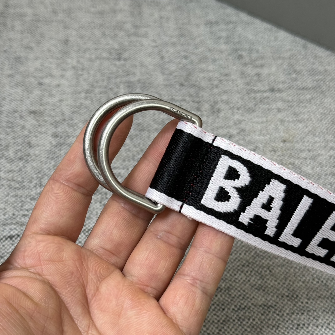BALENCLAGA巴黎世家双环扣潮人必备款出差旅游携带方便使用方便