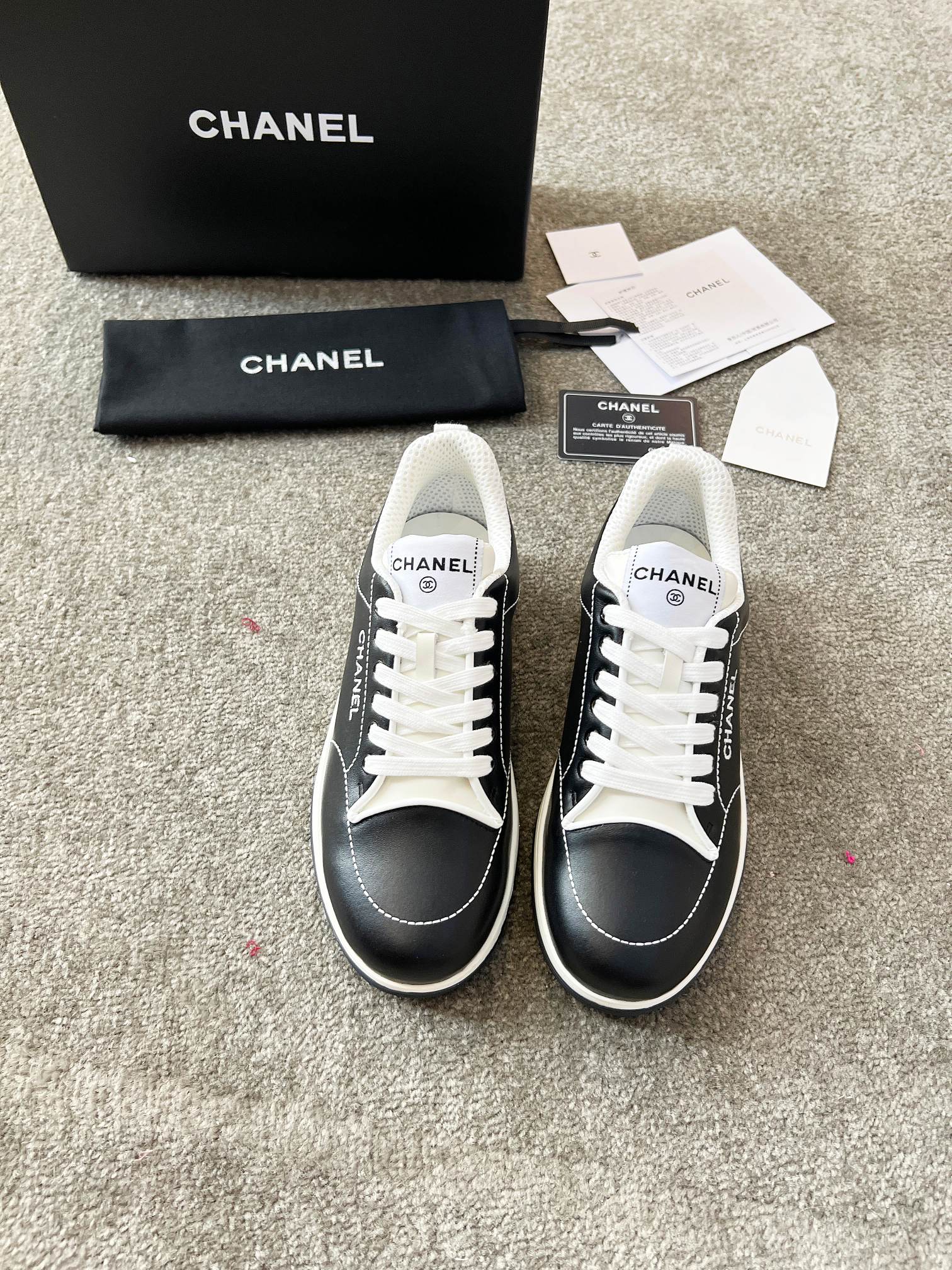 NO:129782,Chanel Chanel 2025c new casual sports shoes, super beautiful colors, very versatile, super comfortable, full of small fragrance style, classic and durable versatile, (cowhide, original outsole, good rebound) Size: 35-40, chanel, chanel, sneakers, cowhide19860909Chanel香奈儿2025c新款休闲运动鞋板鞋 超美的颜色 非常百搭 超级舒适 满满的小香风 经典耐看百搭款,（牛皮,原版大底,回弹力好）码数:35-40,,chanel,chanel,sneakers,cowhide,Women's Shoes