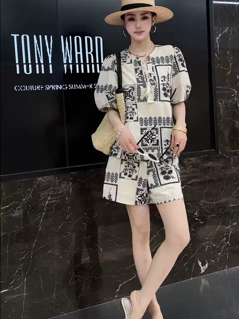 High-Quality Female Suit with Embroidery and Multiple Sizes for Fashionable Heroes - 图片 6