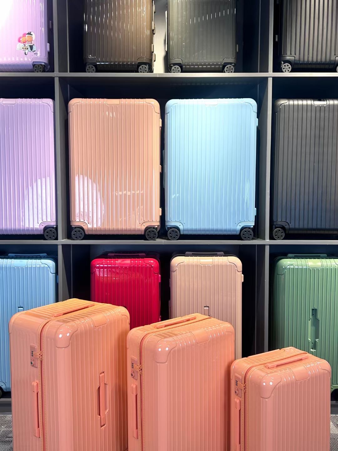 RIMOWA Essential Cabin Luggage - Lightweight & Durable Travel Companion 8 i1716943178 2580 1