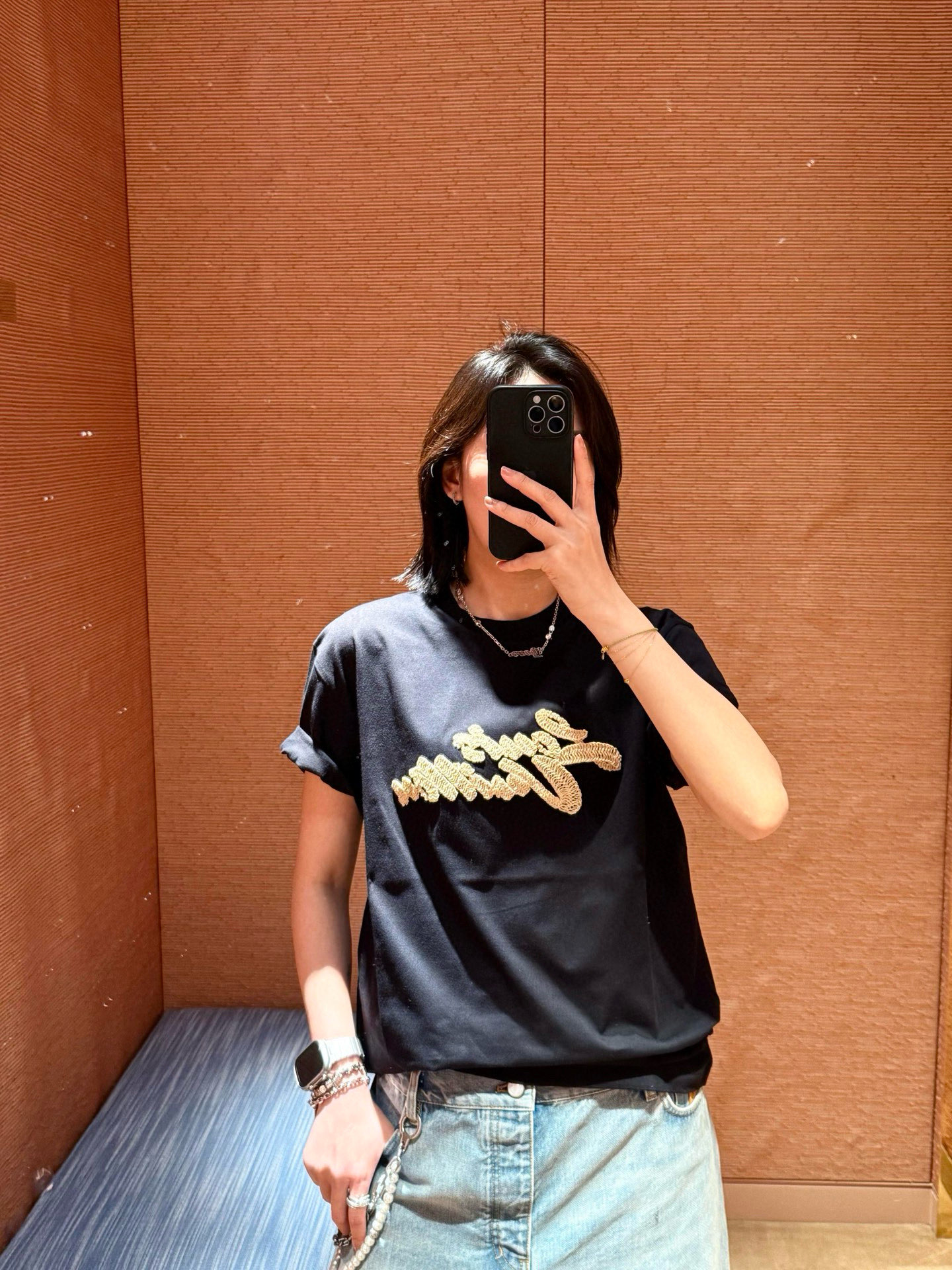 上身图 1V 25ss 草绳标识短袖-Chinese UA Cheap High Quatity Brand Clothes Bags handbags Sneakers wholesale wholesaler seller from China Factory suppliers Fashion Clothing Shoes best Quality Beautiful Price 上身图 1V 25ss 草绳标识短袖