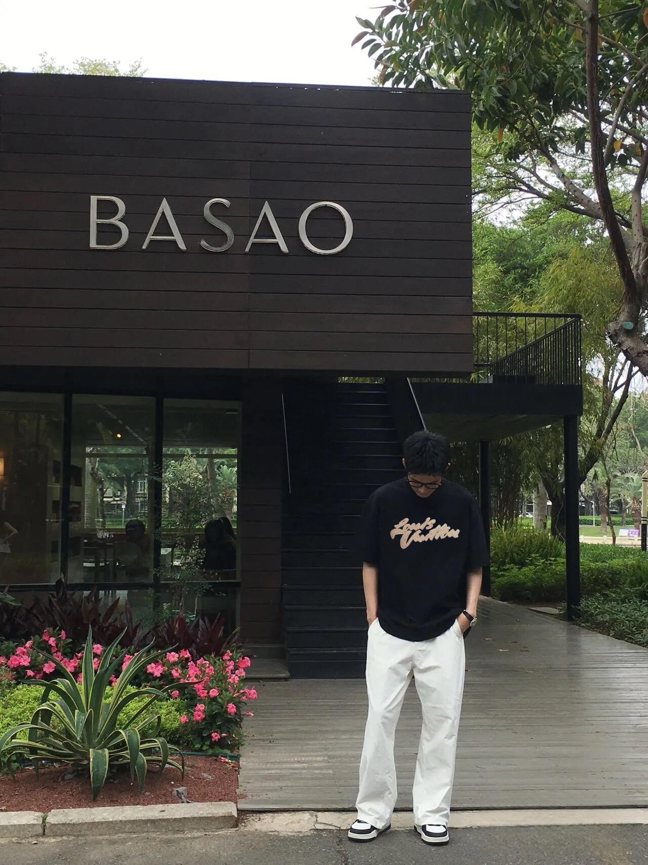 上身图 1V 25ss 草绳标识短袖-Chinese UA Cheap High Quatity Brand Clothes Bags handbags Sneakers wholesale wholesaler seller from China Factory suppliers Fashion Clothing Shoes best Quality Beautiful Price 上身图 1V 25ss 草绳标识短袖