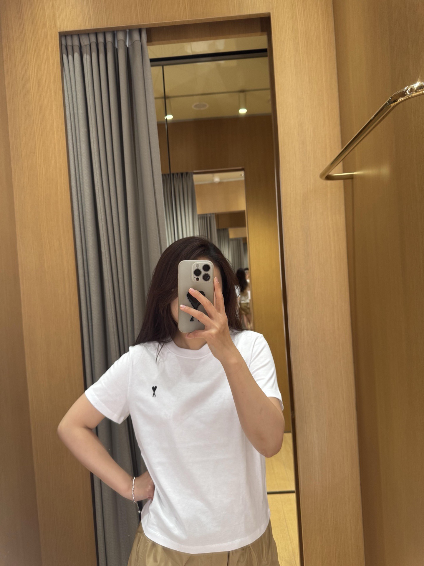 NO:825961,[Upper body picture] Ami 26SS small logo embroidered short sleeves, men's and women's wear, T-shirt,19860909【上身图】Ami 26SS 小标刺绣短袖,男装女装,T-shirt,,Women's clothing
