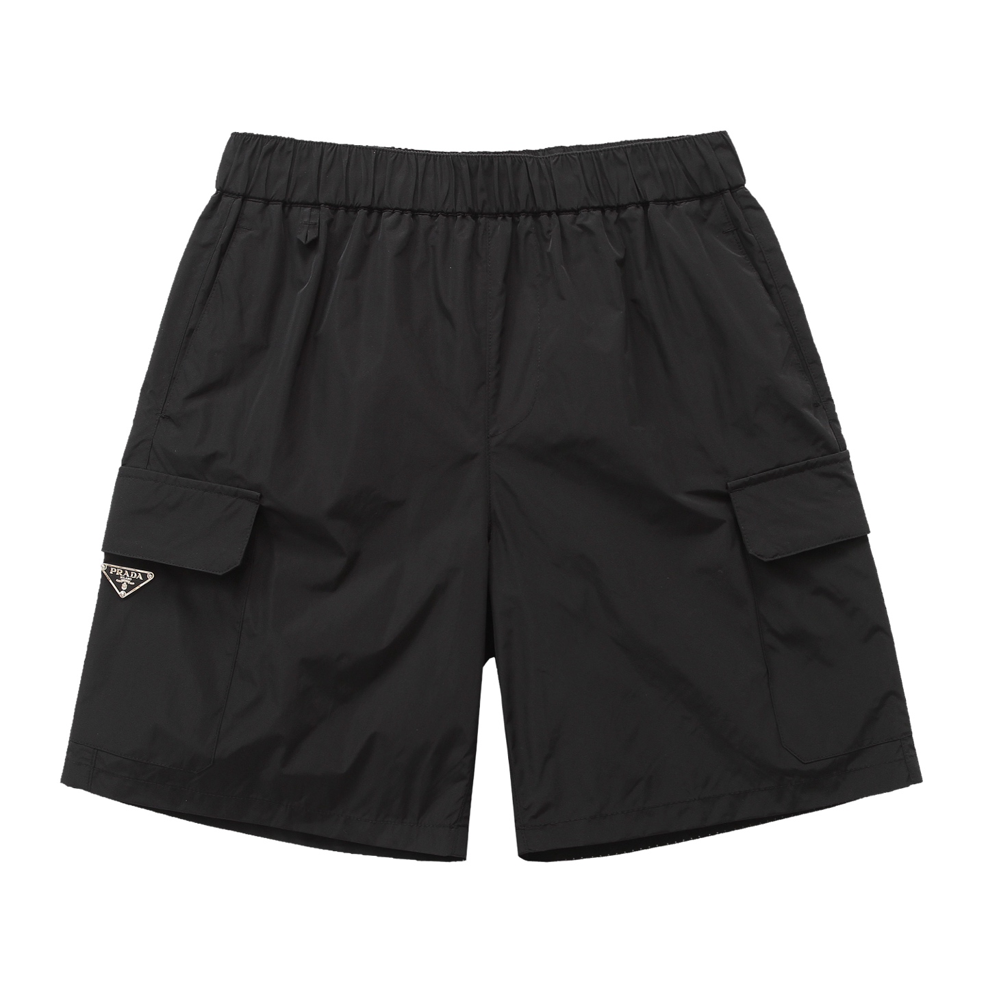 NO:825945,par 26ss triangular logo work nylon shorts, purchased and developed from the original version, made of the same regenerated nylon material as the counter, lightweight and breathable, quick-drying and anti-wrinkle, with a matte high-grade texture that is not easy to deform after long-term wear. The left pocket is engraved with Prada's classic metal triangle logo, and the hardware texture is full, which is the core detail of the brand recognition. The original three-dimensional pocket cut is restored, taking both practicality and design into account, and the details are neatly routed, no different from the original version.  Size 46-48-50-52,Louis Vuitton-clothing,louis vuitton,prada,shorts,19860909par 26ss 三角标工装尼龙短裤, 原版购入开发,采用和专柜一致的再生尼龙材质,轻量透气、速干抗皱,自带哑光高级质感,久穿不易变形 左口袋复刻Prada经典金属三角标,五金质感拉满,是品牌辨识度的核心细节.还原原版立体口袋剪裁,兼顾实用性与设计感,细节走线工整,和原版无差. 尺码46-48-50-52,路易威登-服装,louis vuitton,prada,shorts,,Women's clothing