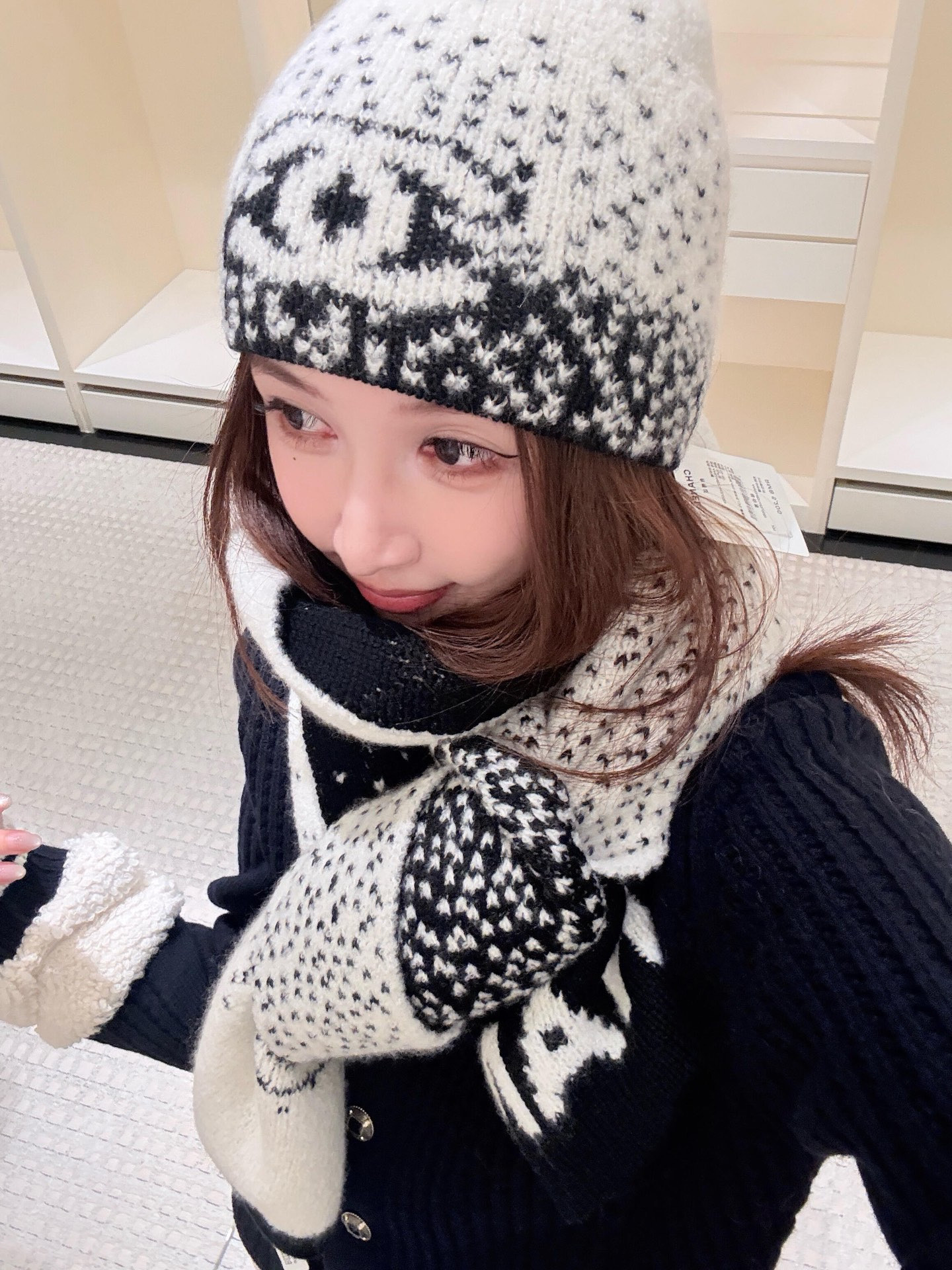 Chanel 新款Chanel · 香奈儿难得一见的针织单品 温柔配色 迷恋 气质低调恬静又不失优雅 重点推荐 一秒心动啊 高级