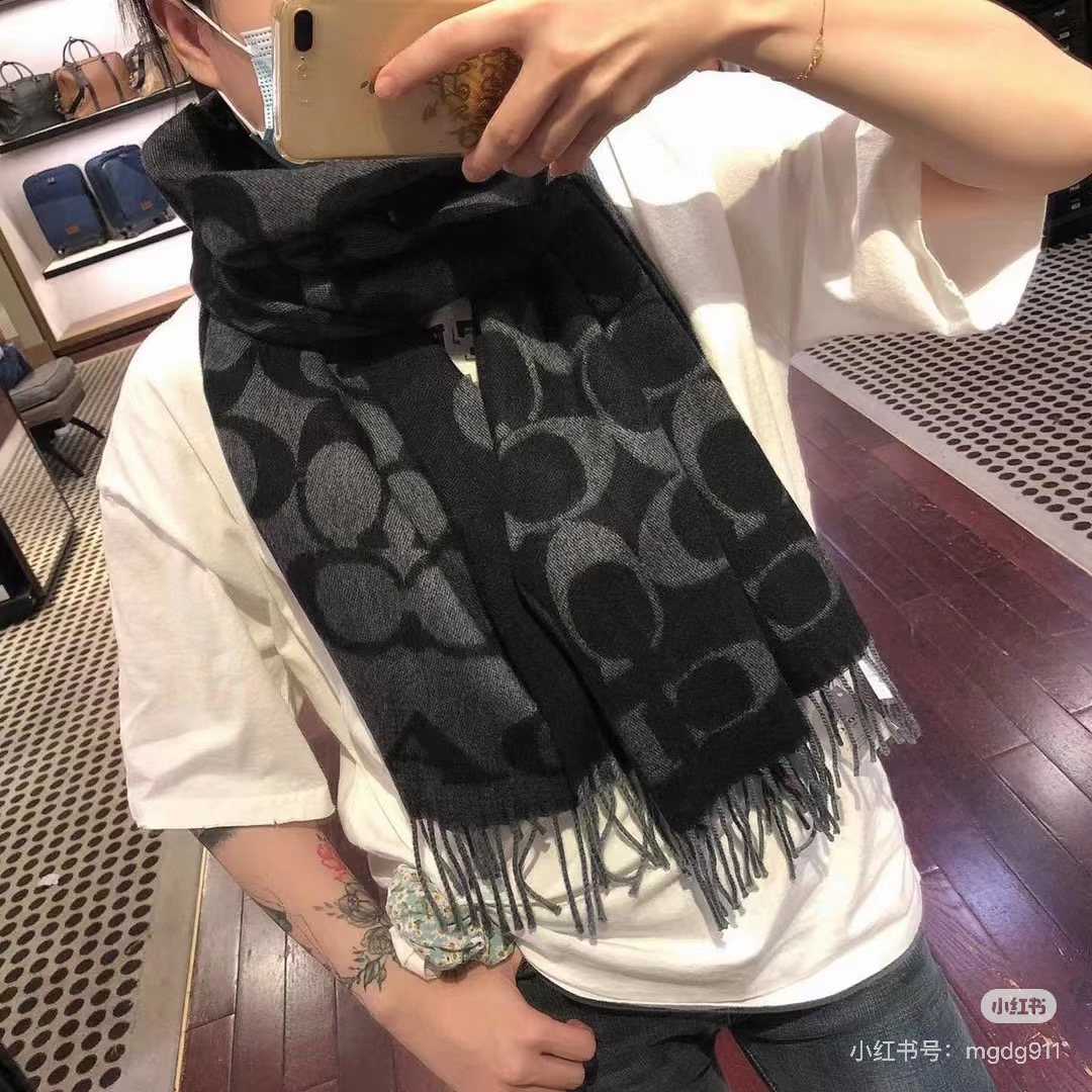 Coach COCAH · 蔻驰 正扣都在抢货的节奏 【高端 尾单全套辅料齐全】Coach C字母太 了吧 不仅有颜值还有品质