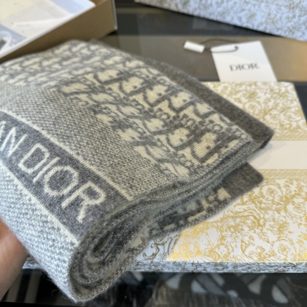 Dior halsduk ¥ — photo 5