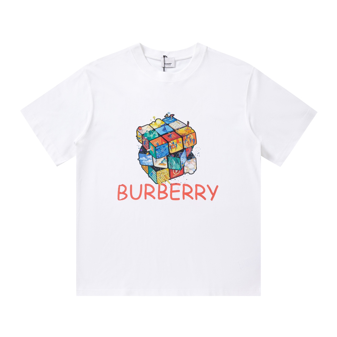 【BURBERRY】巴宝莉 Camiseta de cuello redondo con estampado de la nueva colección 24ss diseñada por el maestro Iv,…