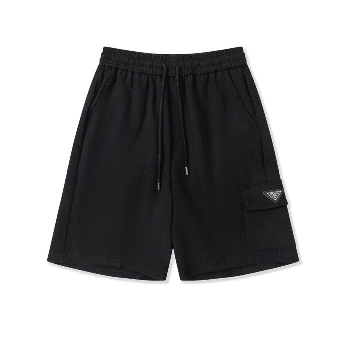 PRADA/普拉达22ss 春夏黑色经典休闲金属短裤 弹力腰围抽绳设计，完全不挑人的上身，侧边金属Logo三角牌点缀，原版开发，上身效果超好，男女同款，三标齐全【yh4342】 尺码：XS S M L