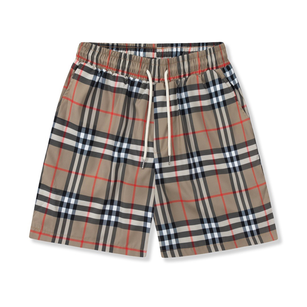 Burberry/巴宝莉 新款格纹沙滩短裤 面料原版定制，功能性斜纹面料，密度手感和原版达到一致，松紧腰搭配，轻松调节腰围，具个性高级，宽松的阔腿裤版型，上身秒变大长腿，手感柔软细腻，上身很舒适，出门不纠结，好搭配 【K019】 Size…