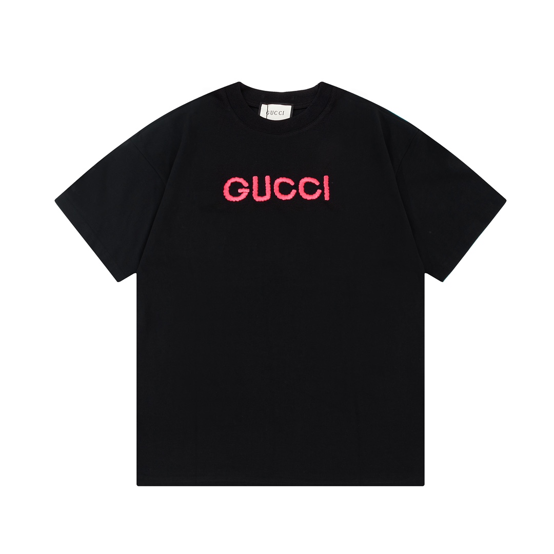 Gucci/古驰 24ss camiseta de manga corta de cuello redondo con logo bordado en rosa y tridimensional, unisex. Tejido origi…
