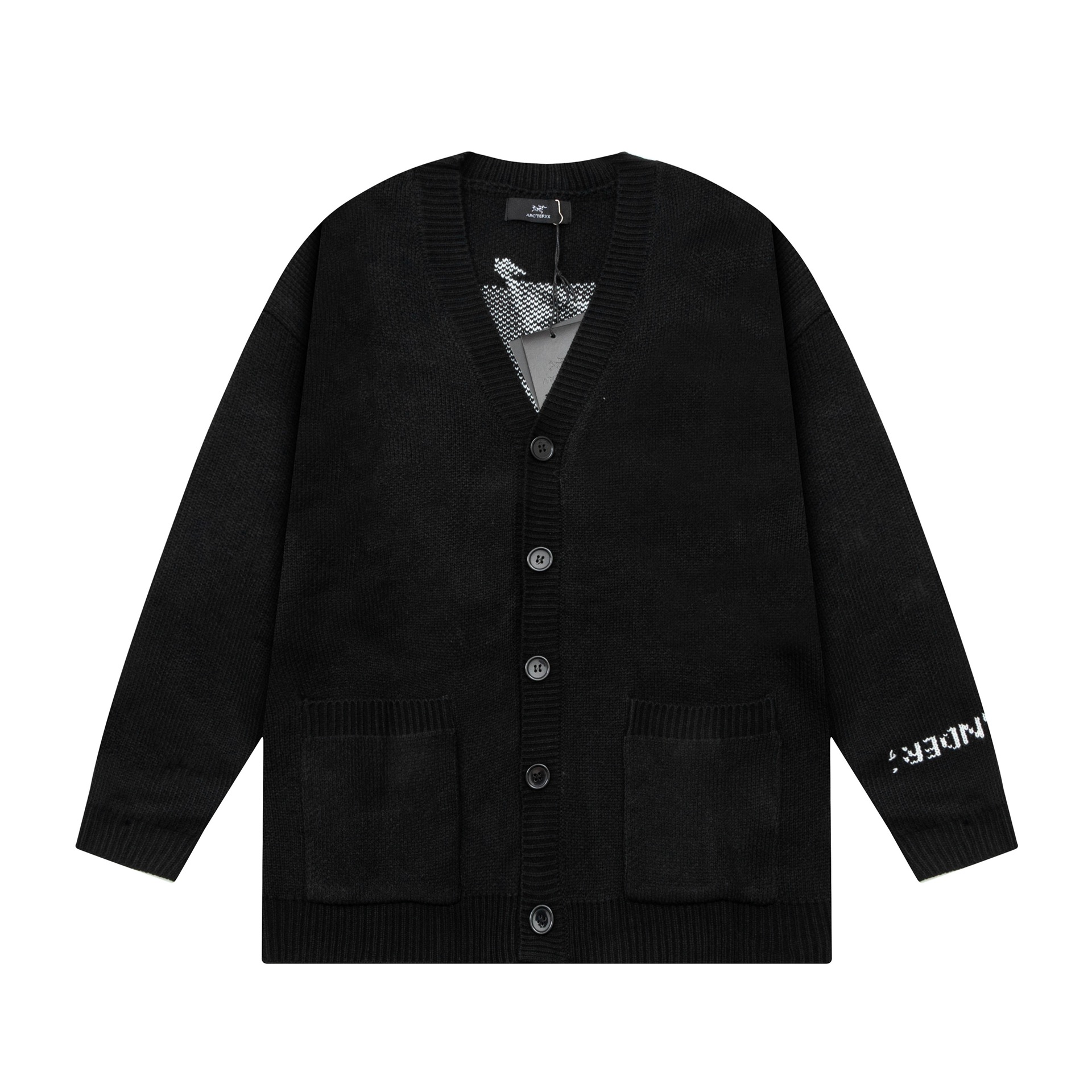 Stylish Unisex Knit Sweaters by Arc’teryx/Oncekids: Simple, Cool, and Sweet