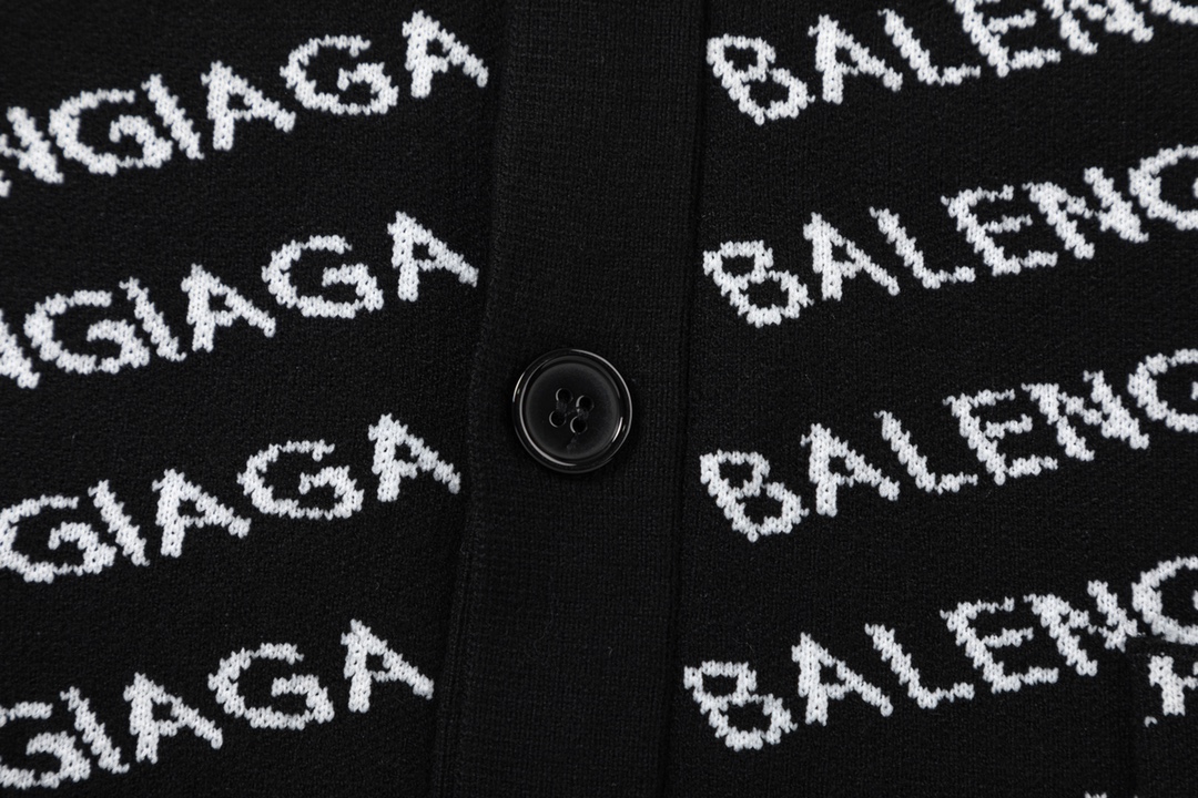 Balenciaga Paris Collection: Glamorous Monolithic Fashion with Classic Colors and Models - 图片 8