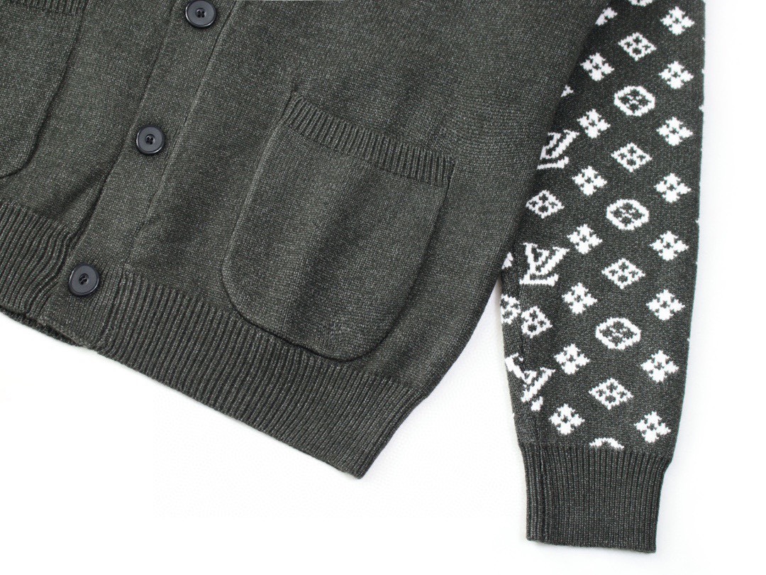 Louis Vuitton Unimonogram V-Shirts: Soft Knitwear Collection in 23 New Styles - 图片 4
