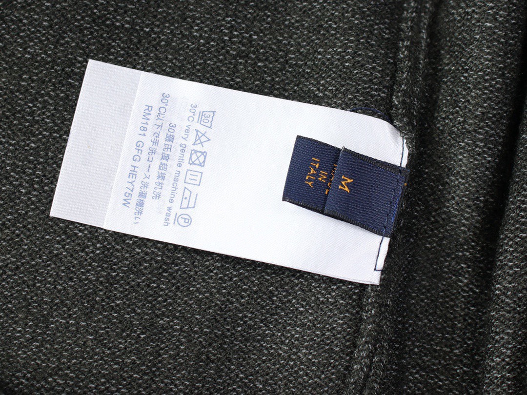 Louis Vuitton Unimonogram V-Shirts: Soft Knitwear Collection in 23 New Styles - 图片 6