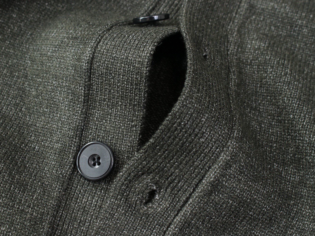 Louis Vuitton Unimonogram V-Shirts: Soft Knitwear Collection in 23 New Styles - 图片 5
