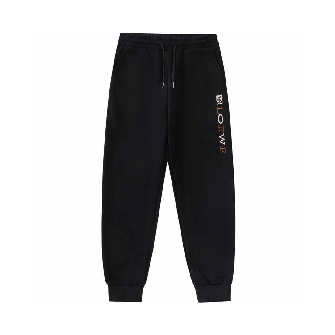 🅿️130 Loewe/罗意威 23Fw 刺绣拼色徽标logo棉质卫裤 面料采用400g水洗面料，订染颜色后整蚀毛处理，对照原版做丝滑超柔处理， 布面肌理股线清晰明显，垂感一级棒，做工精致都到达外贸出口标准， 刺绣工…