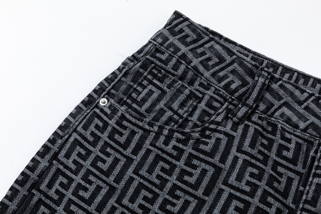 Givenchy/Gypsy’s New 24s: Stylish Cowboy-Inspired Jeans Collection - 图片 9