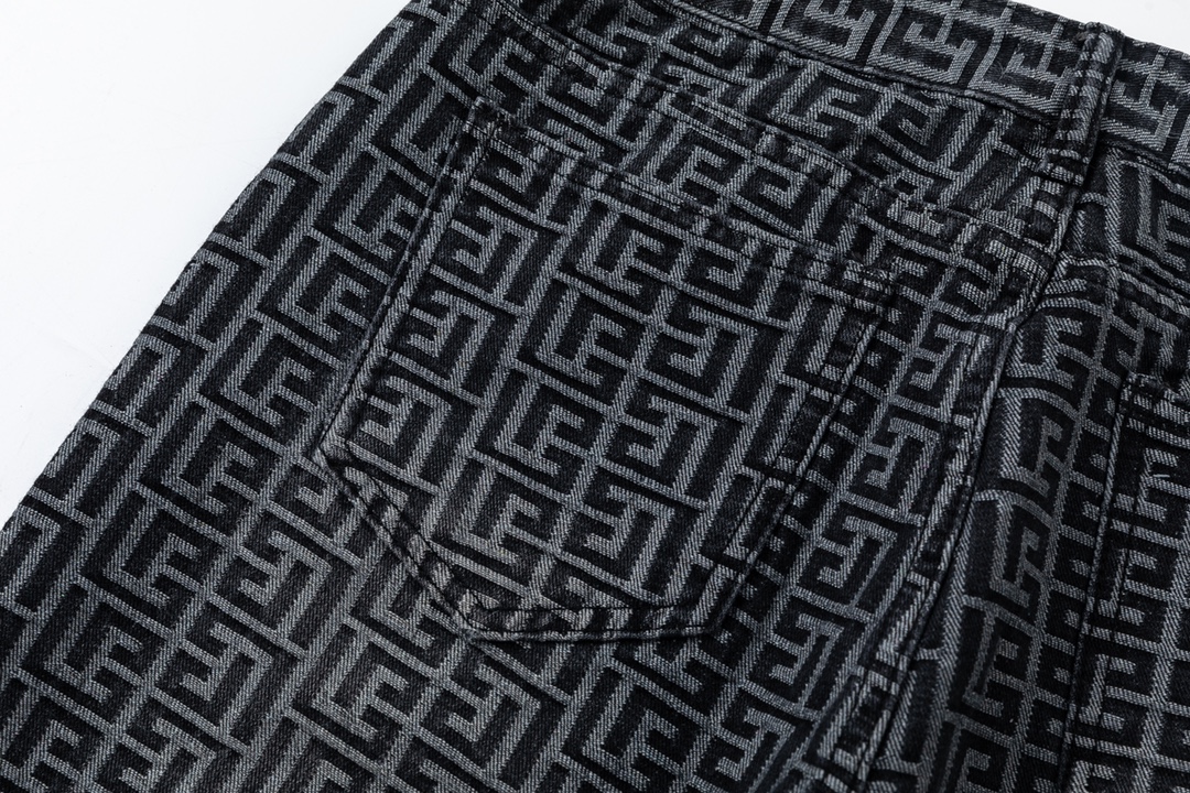 Givenchy/Gypsy’s New 24s: Stylish Cowboy-Inspired Jeans Collection - 图片 8