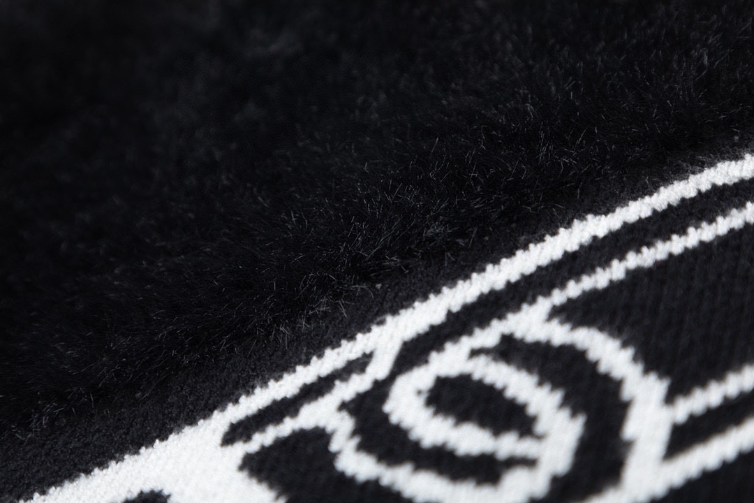 Fendi/Fendy 2023 Fashion: High-Joseph Weasel, Cool Collapse Collection in Sizes S, M, L - 图片 6