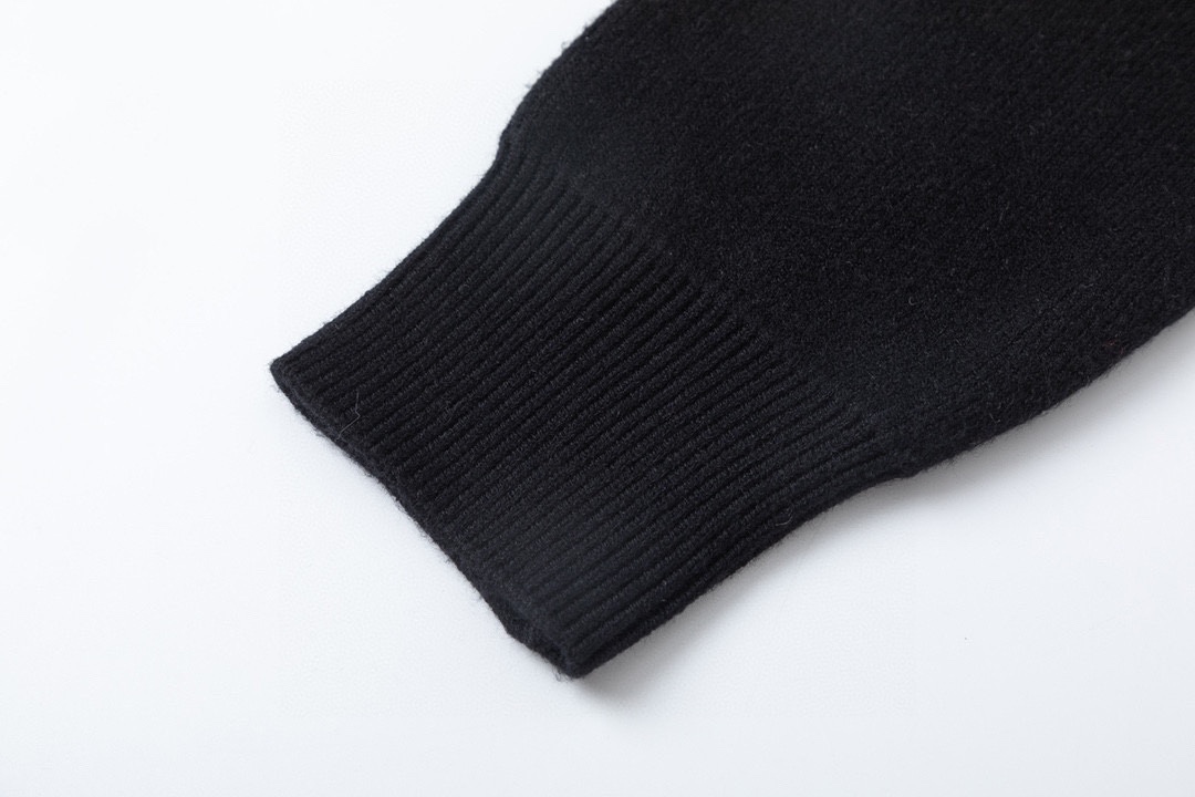 Fendi/Fendy 2023 Fashion: High-Joseph Weasel, Cool Collapse Collection in Sizes S, M, L - 图片 8