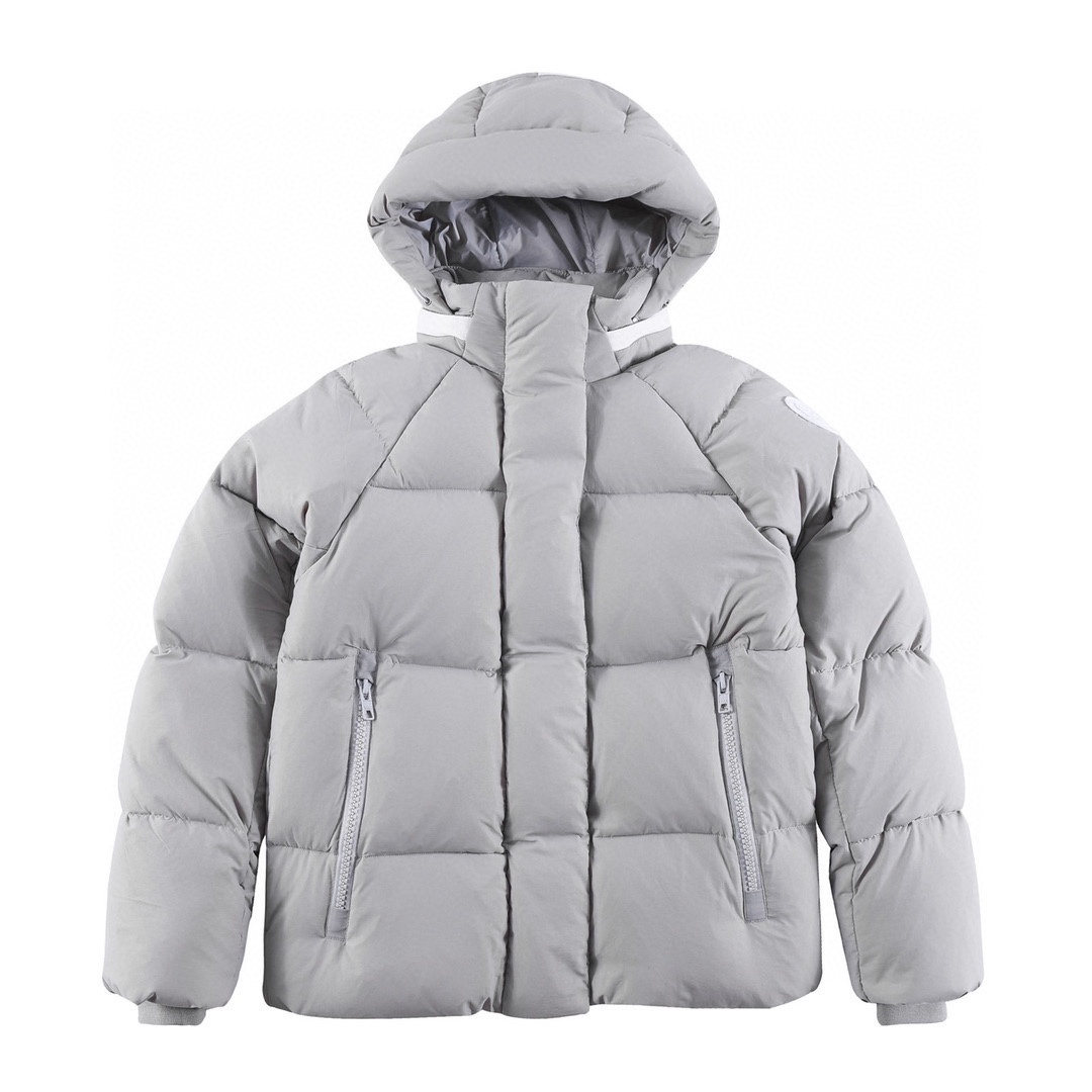 Canadagoose/Canada Capsule Series Macaron Color White Label Tela: Confeccionada con tela gris CORDURA importada de DuPo…
