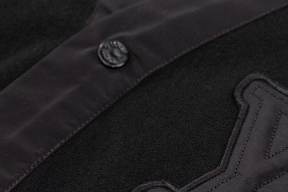 Louis Vuitton’s 2023 Desert Biker Jersey Jacket with Cotton Knitting and LV Stamps - 图片 8