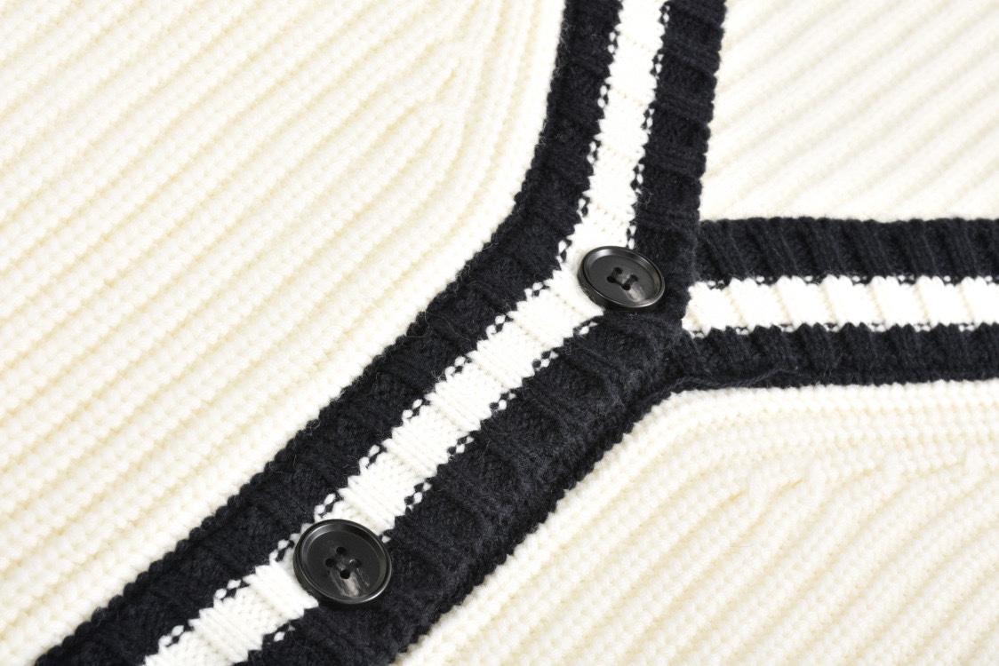 Miumiu 24SS Imported Cashmere Dress with German Pins (Size 38, 40, 42) - 图片 5