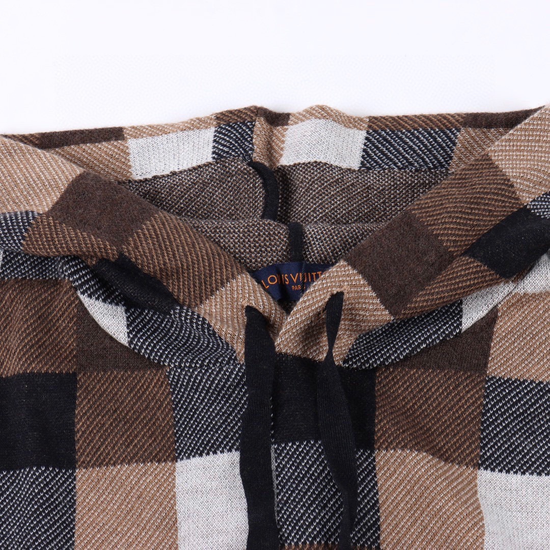 Louis Vuitton Crochet Hoodie with Western Theme for 2024 Autumn/Winter Show - 图片 3