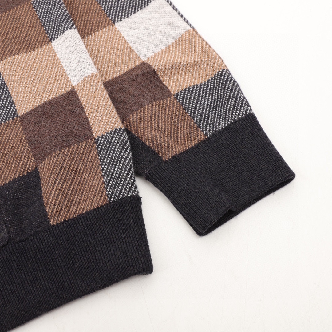 Louis Vuitton Crochet Hoodie with Western Theme for 2024 Autumn/Winter Show - 图片 8