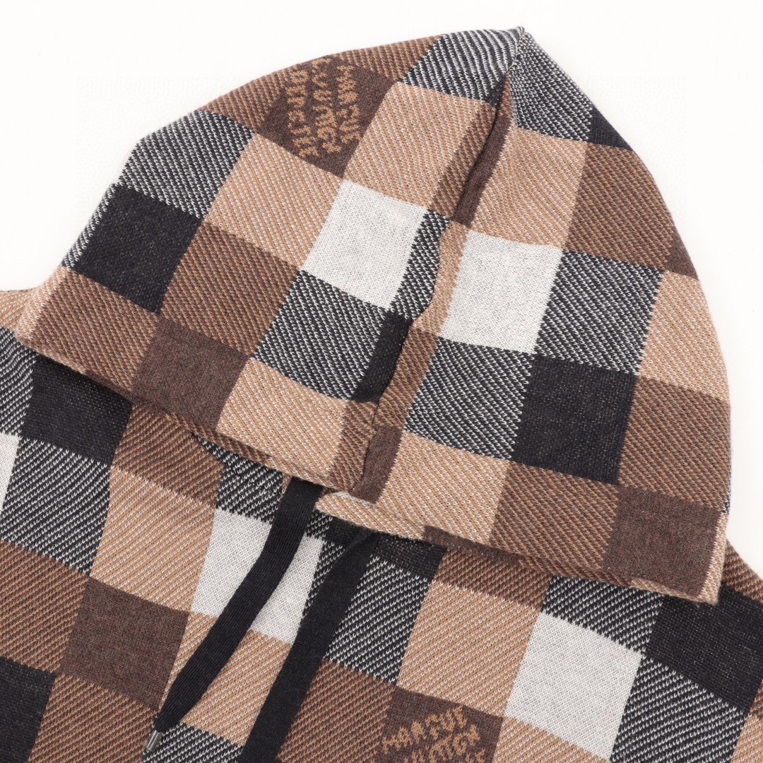 Louis Vuitton Crochet Hoodie with Western Theme for 2024 Autumn/Winter Show - 图片 4