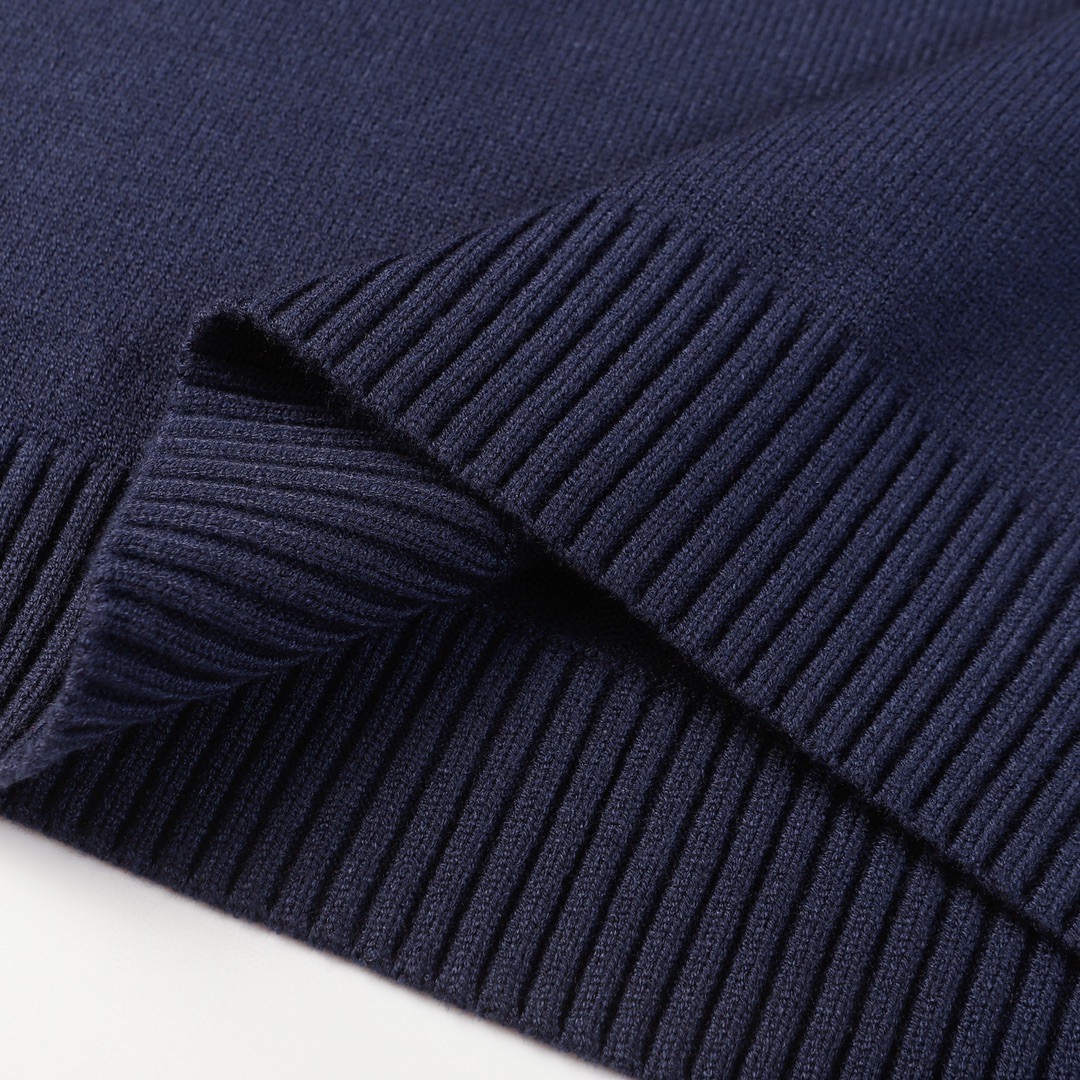 DIOR SS24 Letter Logo Knitwear Collection Overview: French luxury brand by Christine Dios, Paris-based. Classic, elegant designs in navy blue, yellow. Sizes: S M L. - 图片 9
