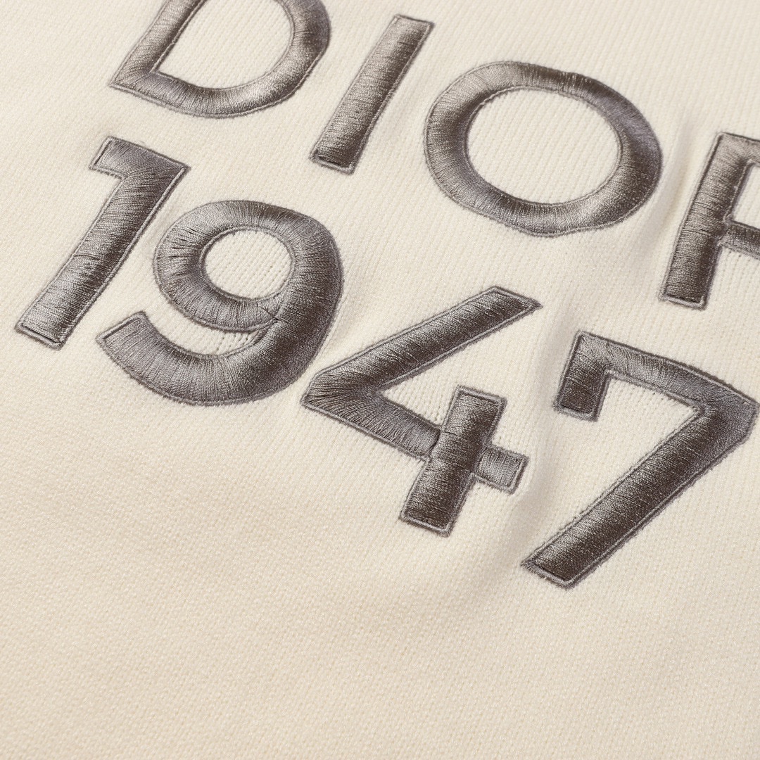 DIOR SS24 Letter Logo Knitwear: French Luxury Brand’s Classic Elegance - 图片 6