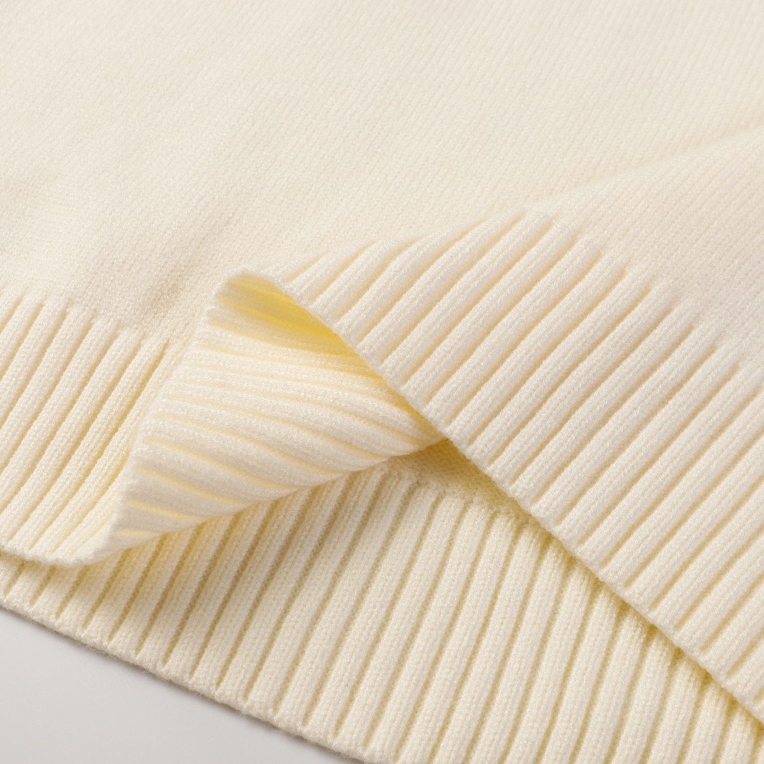 DIOR SS24 Letter Logo Knitwear: French Luxury Brand’s Classic Elegance - 图片 8