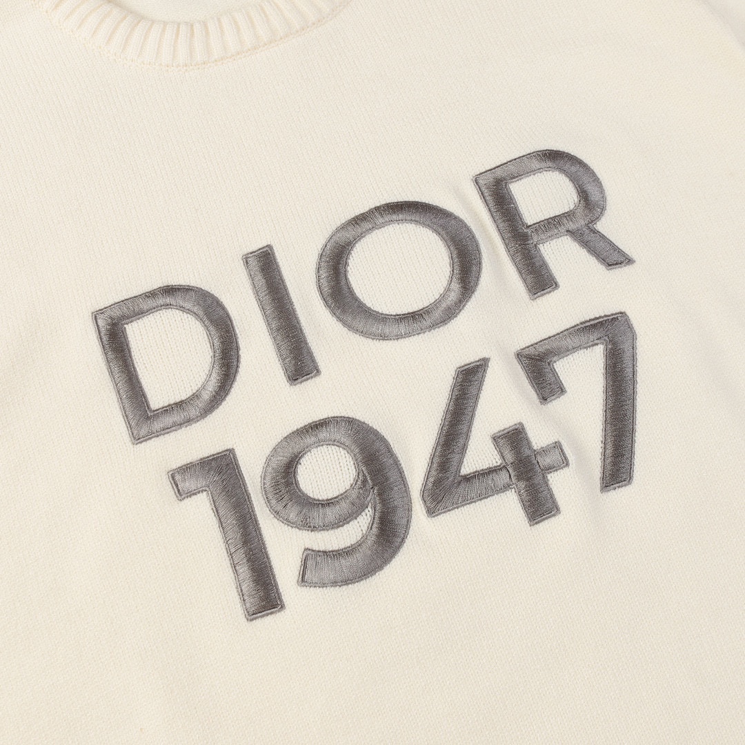 DIOR SS24 Letter Logo Knitwear: French Luxury Brand’s Classic Elegance - 图片 5