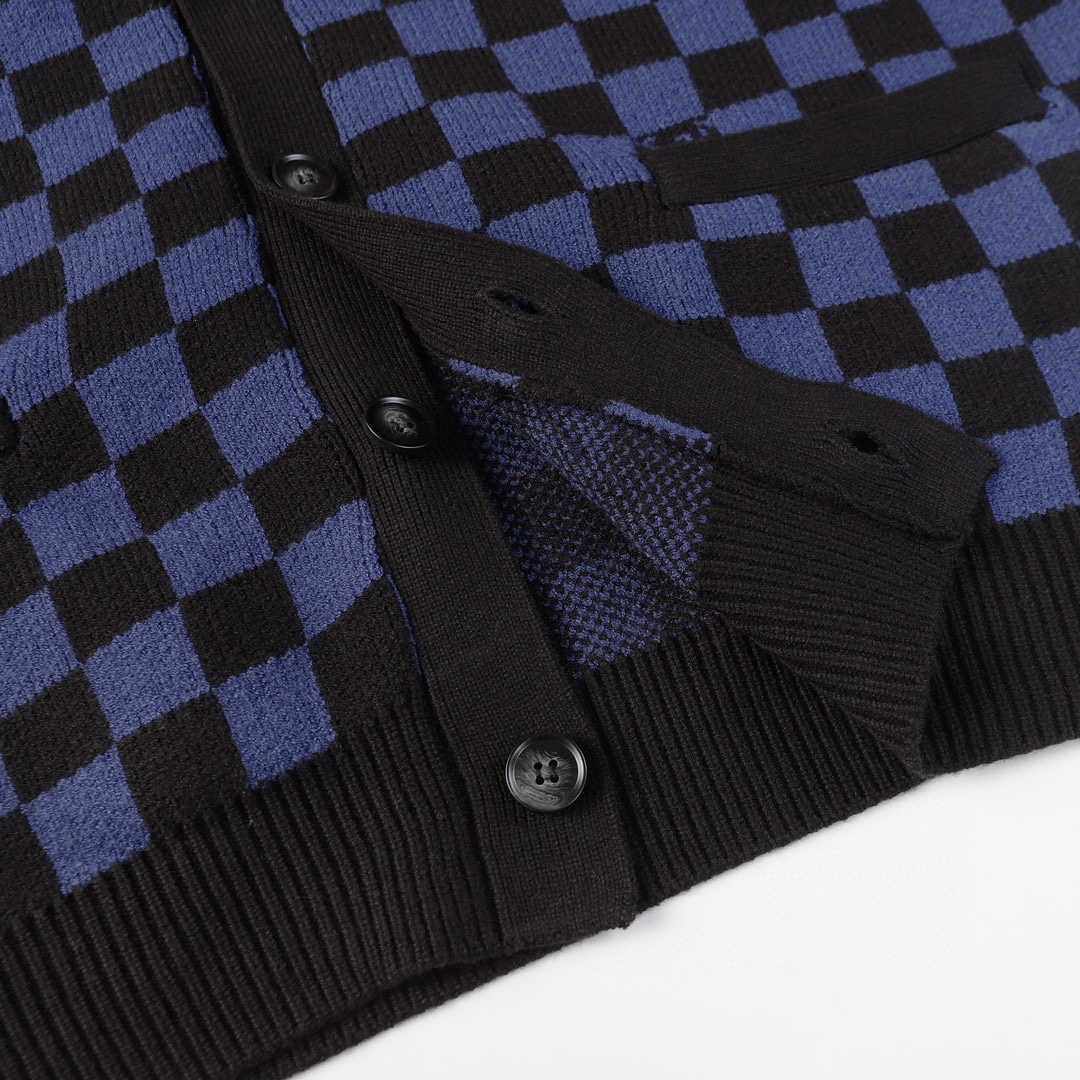 Louis Vuitton V-Collar Sweater with Wavy Damier Flower Design – Recreational Profile Knit - 图片 9