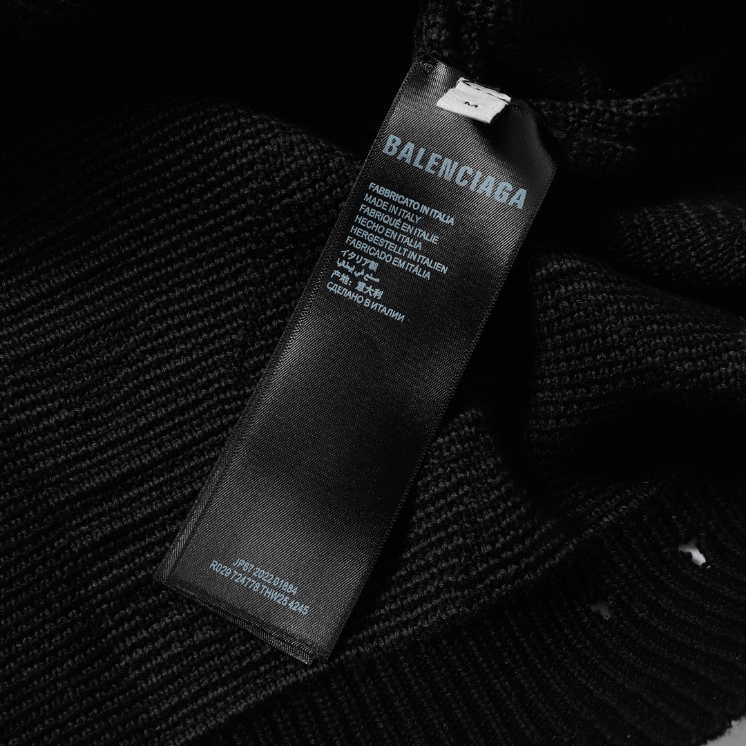Balenciaga Geometrics Sweater: High-Quality Design Process with Multi-Coloured Detailing - 图片 8