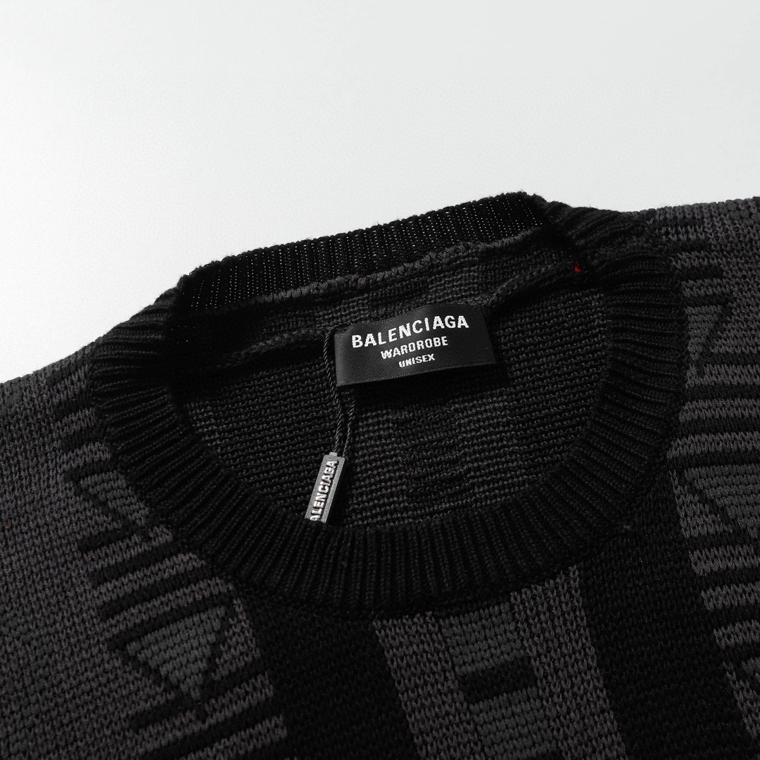 Balenciaga Geometrics Sweater: High-Quality Design Process with Multi-Coloured Detailing - 图片 3