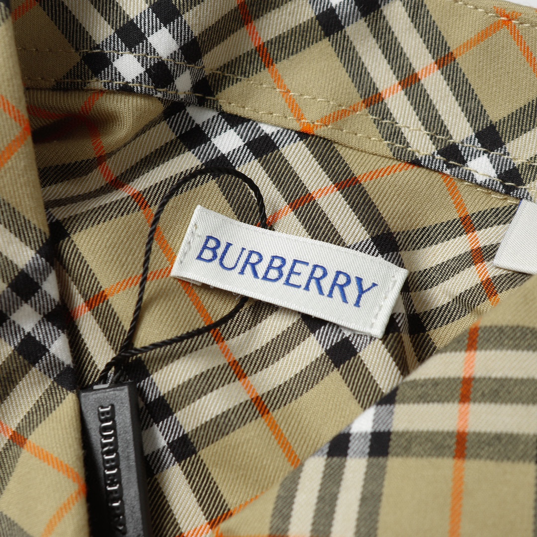 （官网11原单品质)
Burberry/巴宝莉24ss新款刺绣格纹棉质衬衫
新款法兰绒衬衣，面料原柒厂1