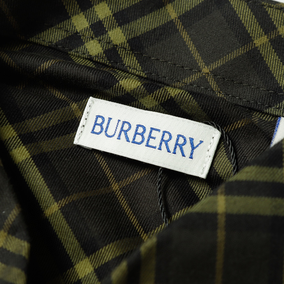 （官网11原单品质)
Burberry/巴宝莉24ss新款刺绣格纹棉质衬衫
新款法兰绒衬衣，面料原柒厂1