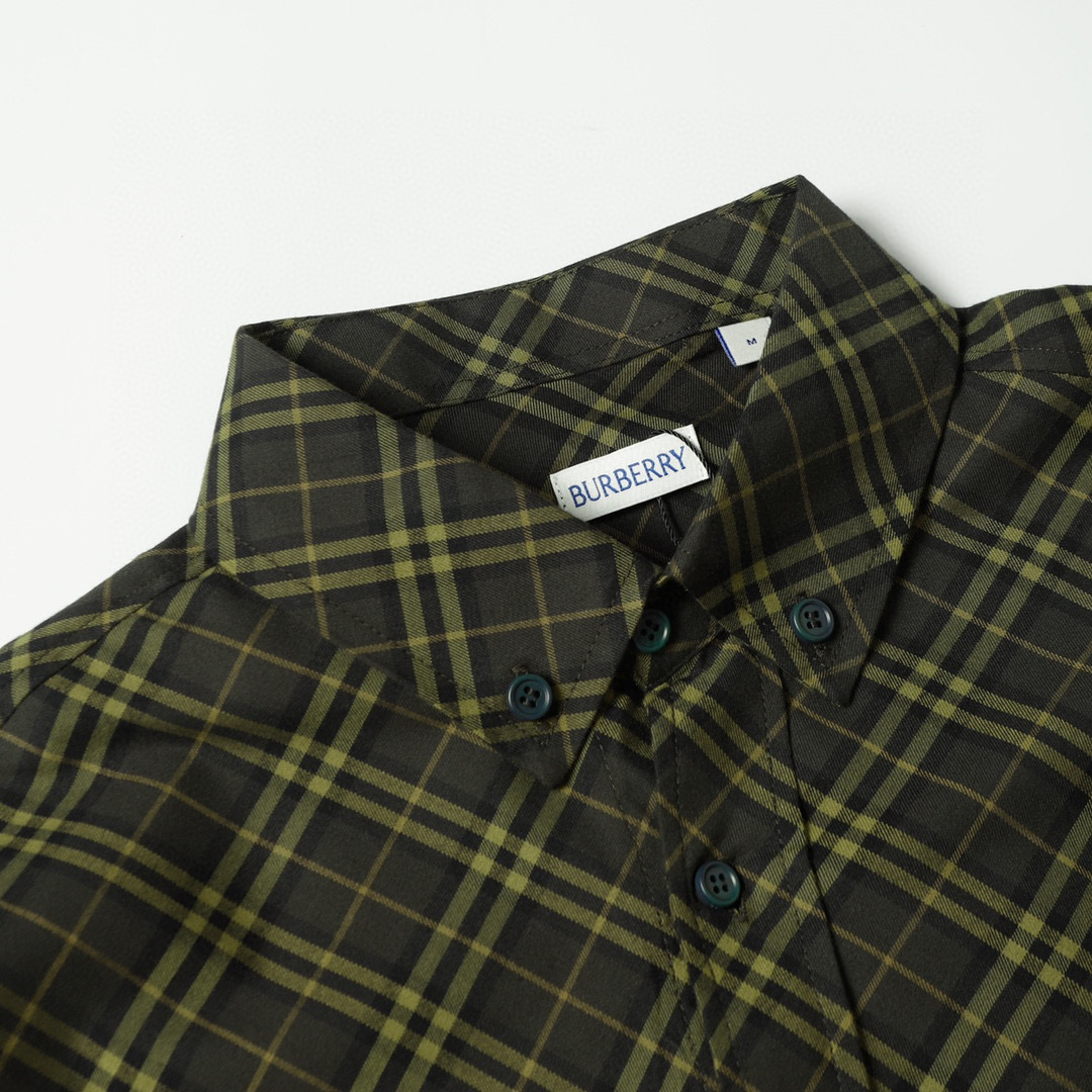 （官网11原单品质)
Burberry/巴宝莉24ss新款刺绣格纹棉质衬衫
新款法兰绒衬衣，面料原柒厂1