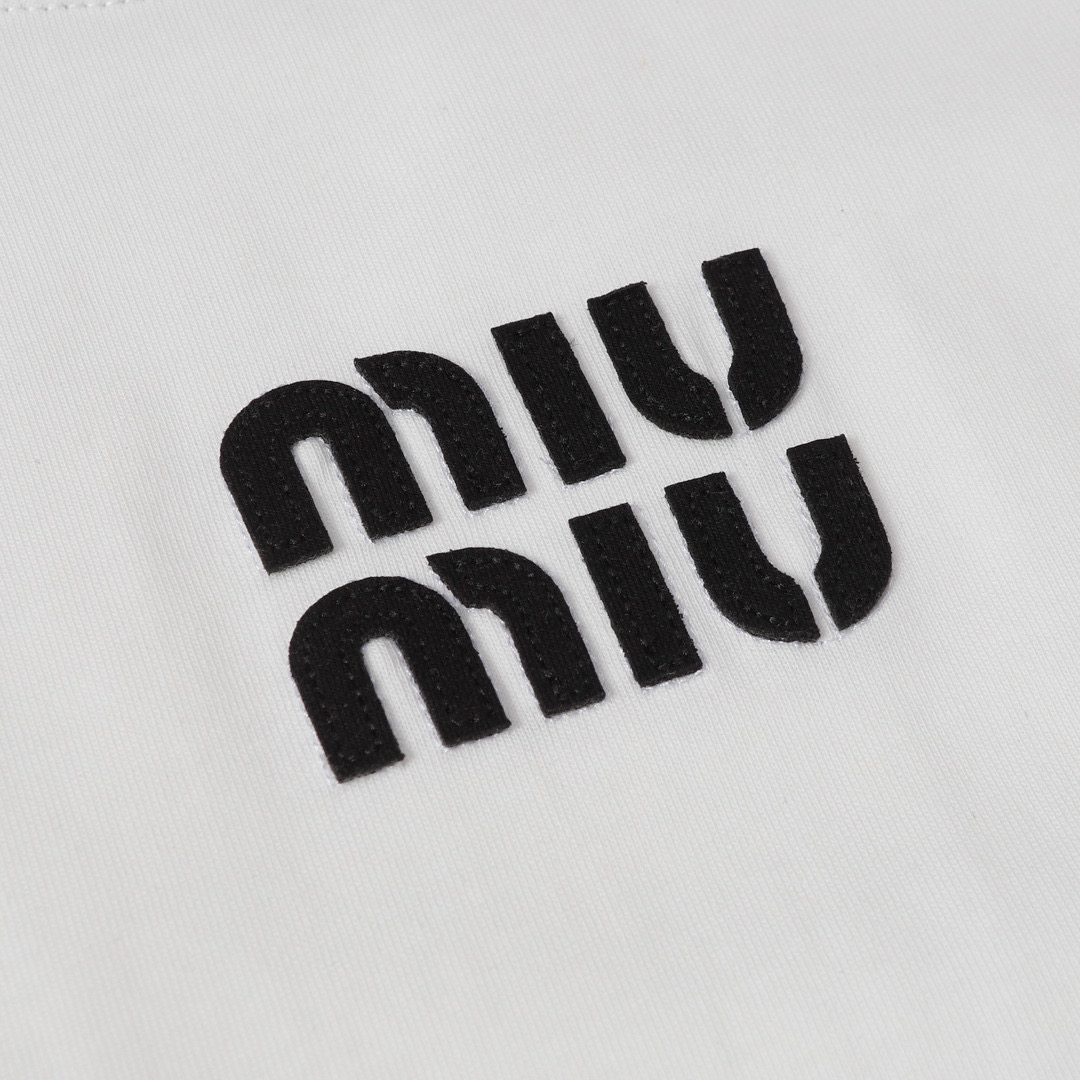 Miu Miu Knitted Sleeves: Fashionable Unisex Cotton Cuffs in White (Size S-XL) - 图片 8