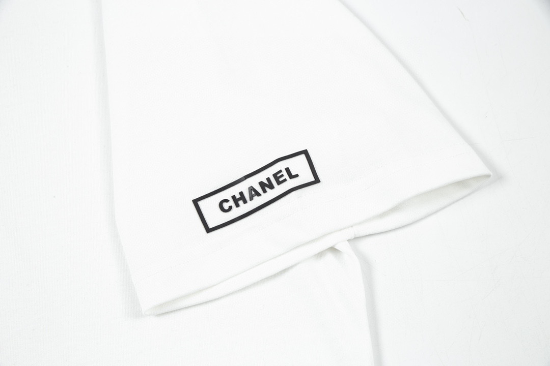 Chanel 24SS Printed Round Neck T-Shirt - Soft Cotton, Elegant Design 5 i1740463656931 3713 0 3