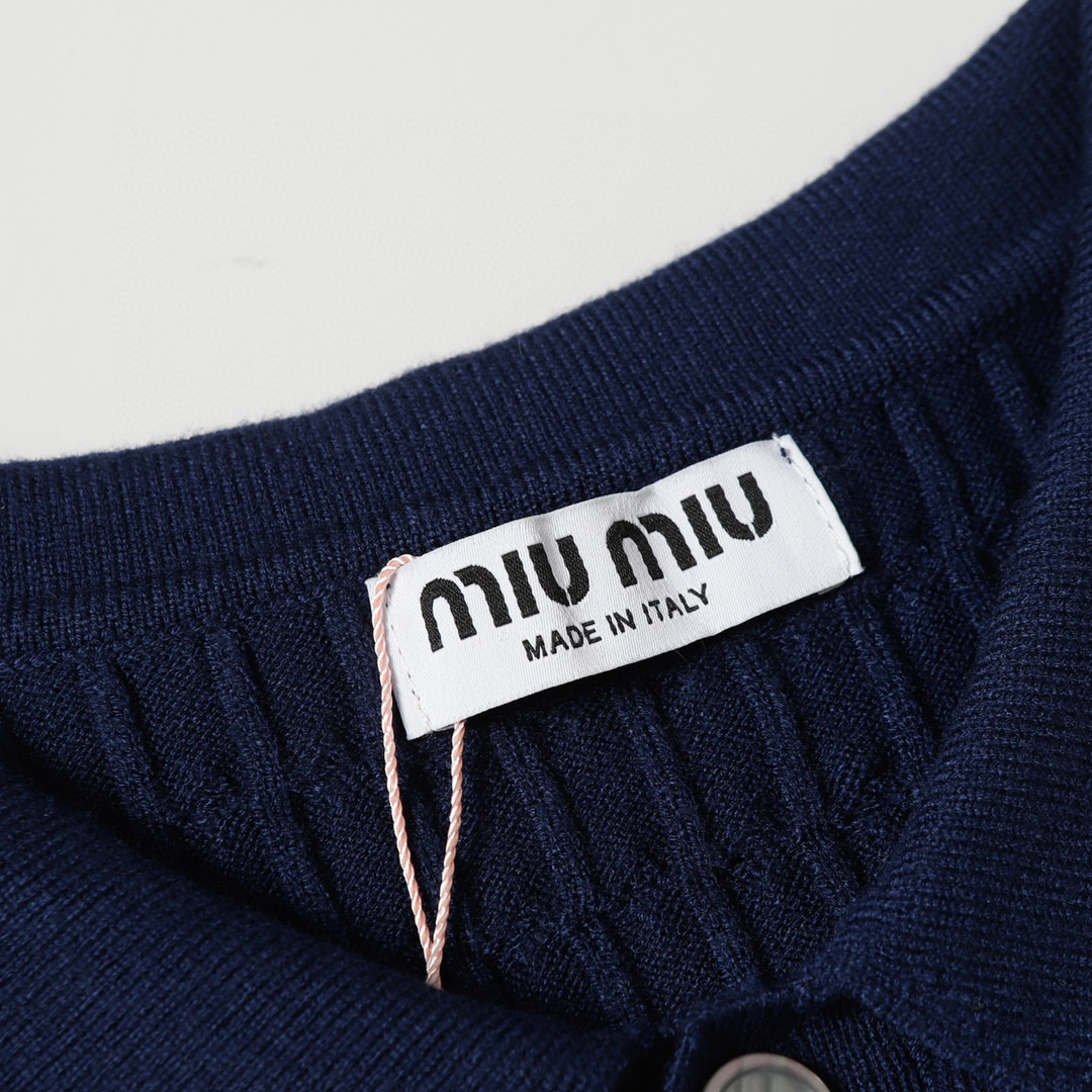 Miu Miu Women's Navy Cable-Knit Cotton Polo Sweater with Mother-of-Pearl Buttons 8 i1740819464912 4616 0 6