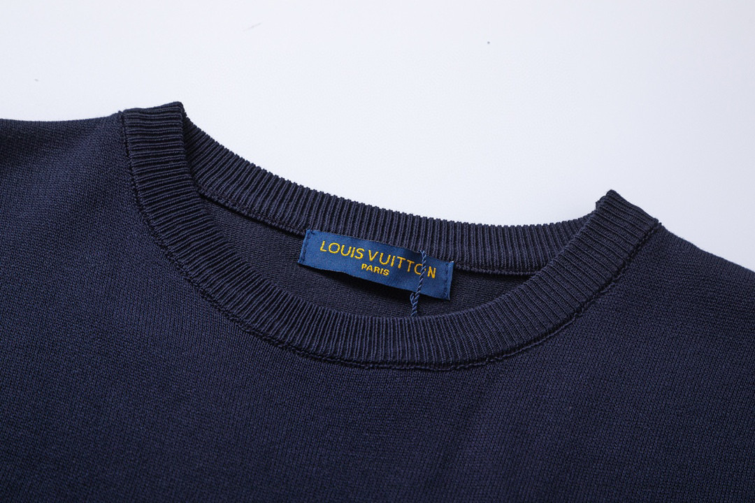 Luxury Collaboration: Louis Vuitton x Nigo T-shirt with Intricate Details - 图片 3