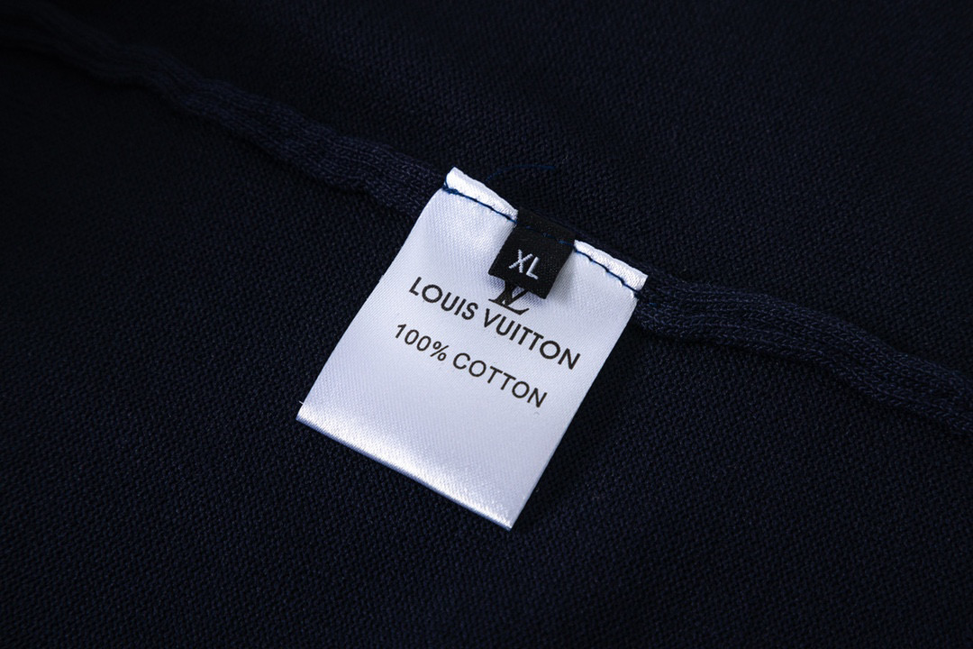 Luxury Collaboration: Louis Vuitton x Nigo T-shirt with Intricate Details - 图片 8